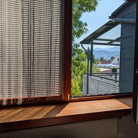 Mit Privater Werkstatt & 4-tonnen-hebebuehne *